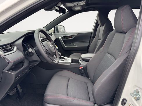 New 2025 Toyota RAV4 SE image 11