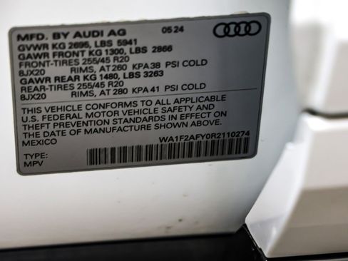 Used 2024 Audi Q5 e Prestige w/ Prestige Package image 26