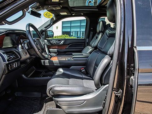 Used 2024 Lincoln Navigator Reserve w/ Monochromatic Package image 17