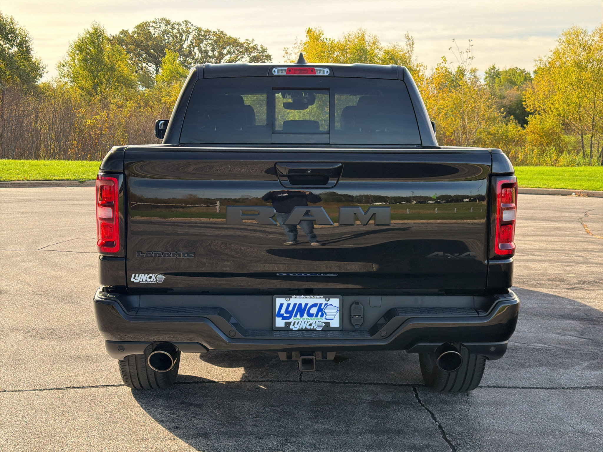 Used 2025 RAM 1500 Laramie w/ Night Edition AWD/4WD image 3