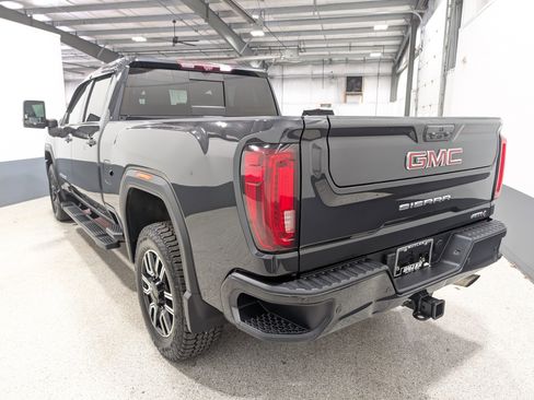 Used 2020 GMC Sierra 2500 AT4 w/ AT4 Premium Package image 5