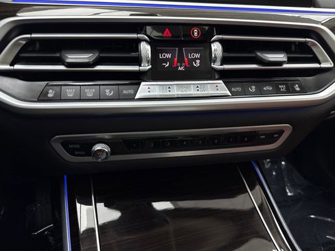 Used 2019 BMW X7 xDrive40i w/ Luxury Seating Package AWD/4WD image 29