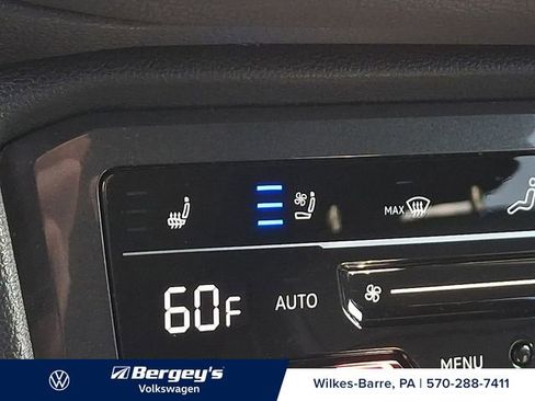 Certified 2024 Volkswagen Tiguan SEL R-Line AWD/4WD image 27