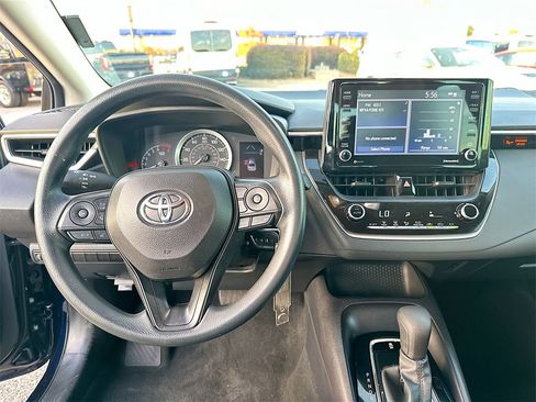 Used 2022 Toyota Corolla LE image 19