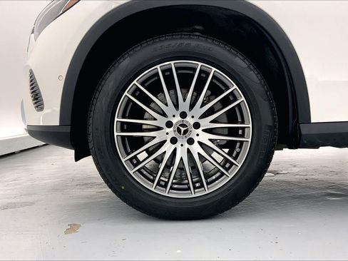 Used 2024 Mercedes-Benz GLC 300 image 8