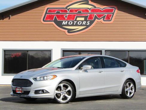 Used 2013 Ford Fusion SE image 2