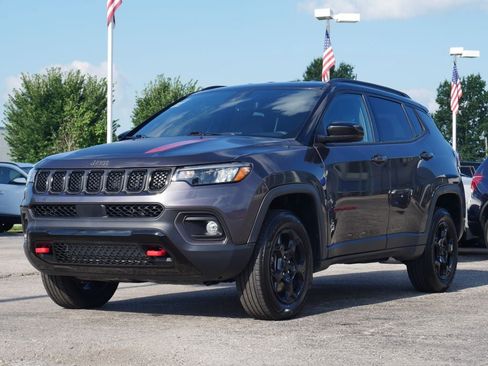Used 2024 Jeep Compass Trailhawk AWD/4WD image 6