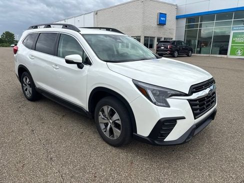 Used 2023 Subaru Ascent Premium w/ Convenience Package AWD/4WD image 2