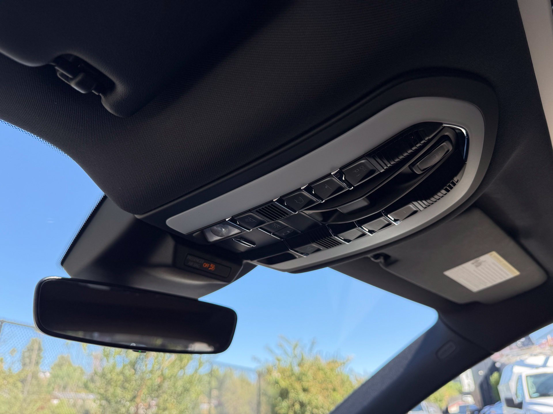 Used 2026 Porsche Macan AWD/4WD image 18