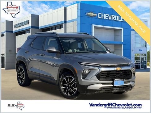 Used 2024 Chevrolet TrailBlazer LT w/ Convenience Package FWD image 1
