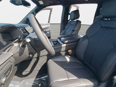 New 2026 Jeep Grand Wagoneer L Limited image 17