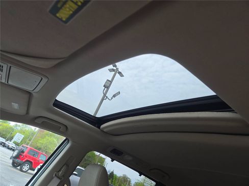Used 2012 Honda Odyssey EX-L image 27