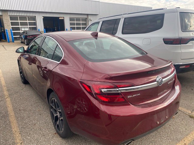 Used 2016 Buick Regal Sport Touring FWD image 4