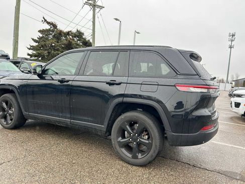 Certified 2023 Jeep Grand Cherokee Limited w/ Black Appearance Package image 22