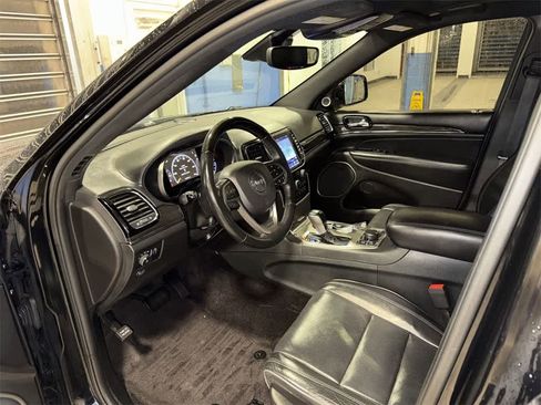 Used 2019 Jeep Grand Cherokee Overland image 34