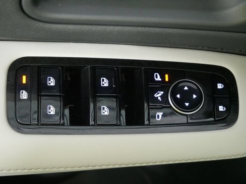 Used 2023 Nissan Ariya AWD image 21