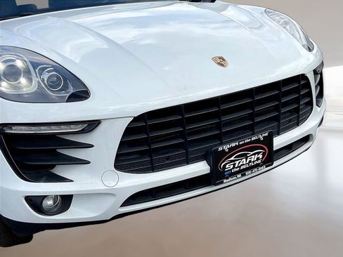 Used 2018 Porsche Macan AWD/4WD image 31