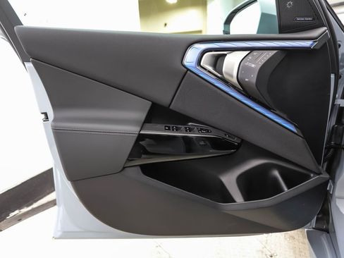 New 2026 BMW X3 xDrive30 w/ Premium Package AWD/4WD image 9