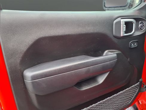 Used 2024 Jeep Gladiator Mojave w/ Convenience Group image 15