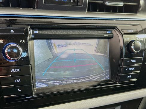 Used 2016 Toyota Corolla LE FWD image 13