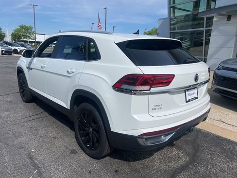 Certified 2023 Volkswagen Atlas Cross Sport SE w/ Panoramic Sunroof Package AWD/4WD image 4