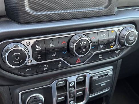 Used 2023 Jeep Wrangler Unlimited Sport AWD/4WD image 23
