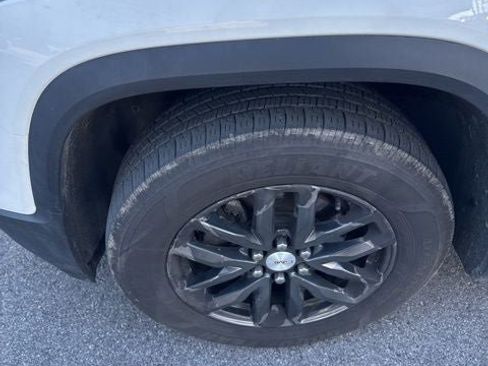 Used 2019 GMC Acadia SLT image 33