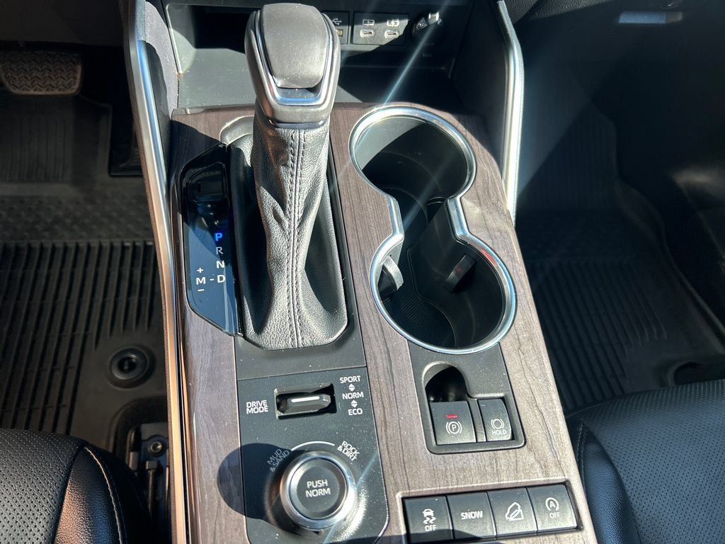 Used 2022 Toyota Highlander Platinum AWD/4WD image 28