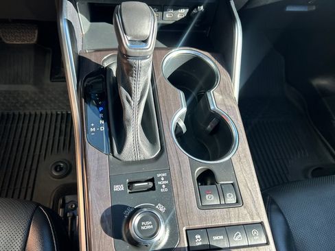 Used 2022 Toyota Highlander Platinum AWD/4WD image 28