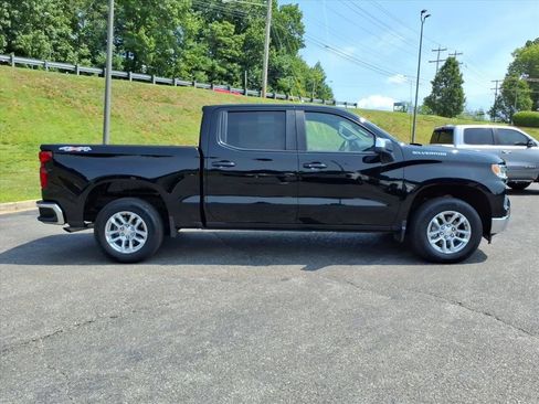 Used 2023 Chevrolet Silverado 1500 LT AWD/4WD image 2
