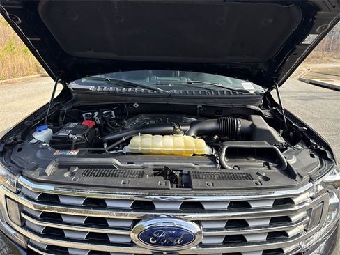 Used 2021 Ford Expedition Limited image 18