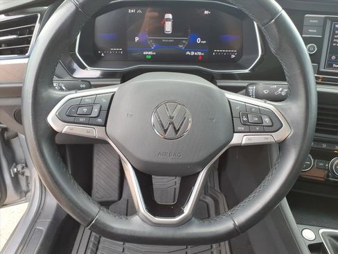 Used 2024 Volkswagen Jetta SE FWD image 23