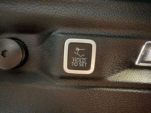 Used 2023 Jeep Grand Cherokee L Limited image 27