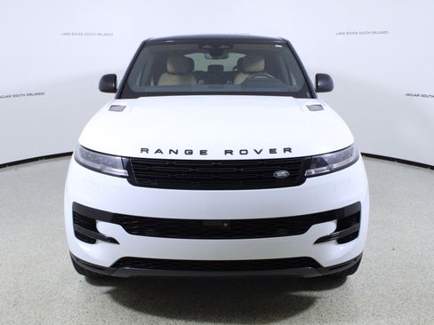 Used 2024 Land Rover Range Rover Sport SE image 2