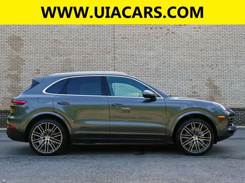 Used 2021 Porsche Cayenne S AWD/4WD image 5