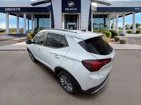 Used 2022 Buick Encore GX Select w/ Advanced Technology Package FWD image 3