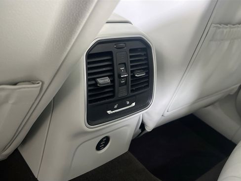 Used 2018 Porsche Macan S image 26