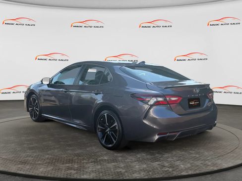 Used 2020 Toyota Camry SE FWD image 8
