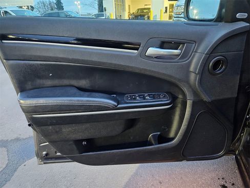 Used 2023 Chrysler 300 S image 10