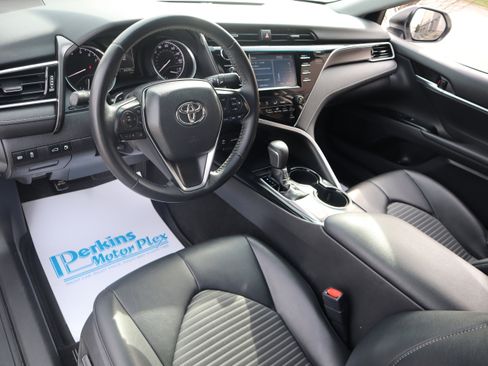 Used 2018 Toyota Camry SE w/ Convenience Package image 22