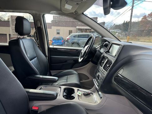 Used 2020 Dodge Grand Caravan Crew w/ Quick Order Package 29L image 8