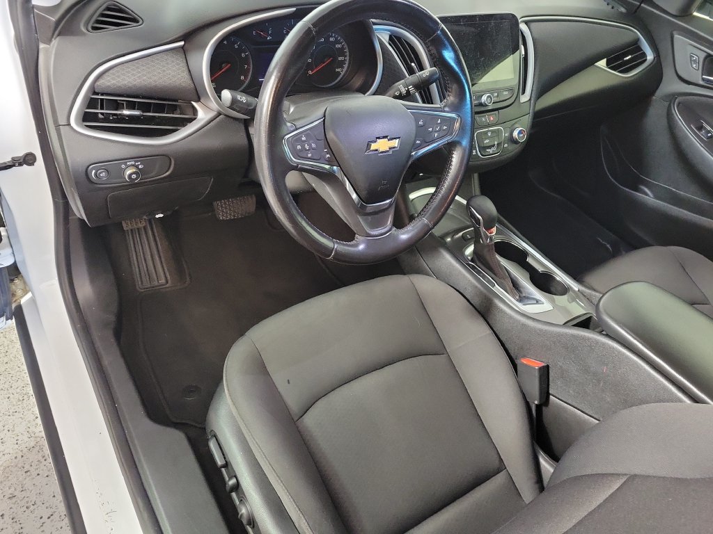 Used 2021 Chevrolet Malibu RS FWD image 11