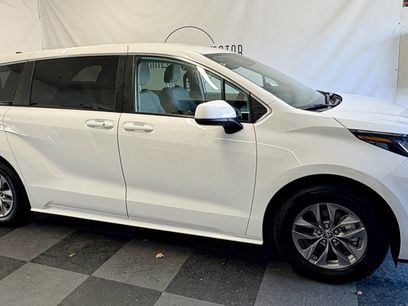 Used 2022 Toyota Sienna LE