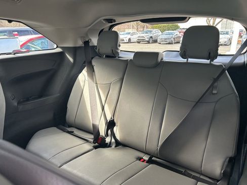 New 2026 Toyota Sienna XLE image 11