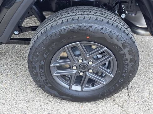 New 2026 Jeep Gladiator Sport AWD/4WD image 24