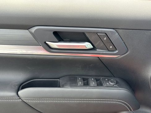 New 2026 GMC Terrain Elevation w/ Elevation Premium Package AWD/4WD image 16