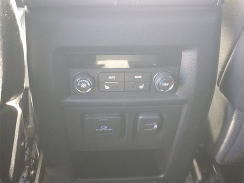 Used 2023 Chevrolet Traverse Premier w/ Redline Edition image 12