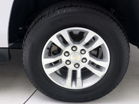 Used 2017 Chevrolet Suburban LT AWD/4WD image 35