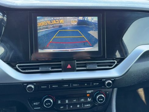 Used 2020 Kia Niro LX FWD image 18
