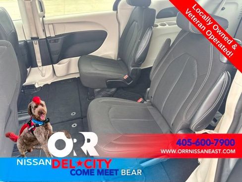 Used 2023 Chrysler Voyager LX FWD image 10